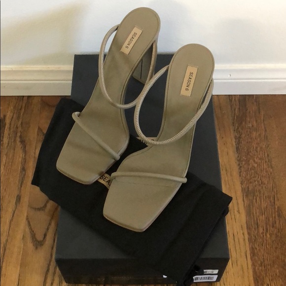 Yeezy Cobblestone Sandals - Picture 3 of 5
